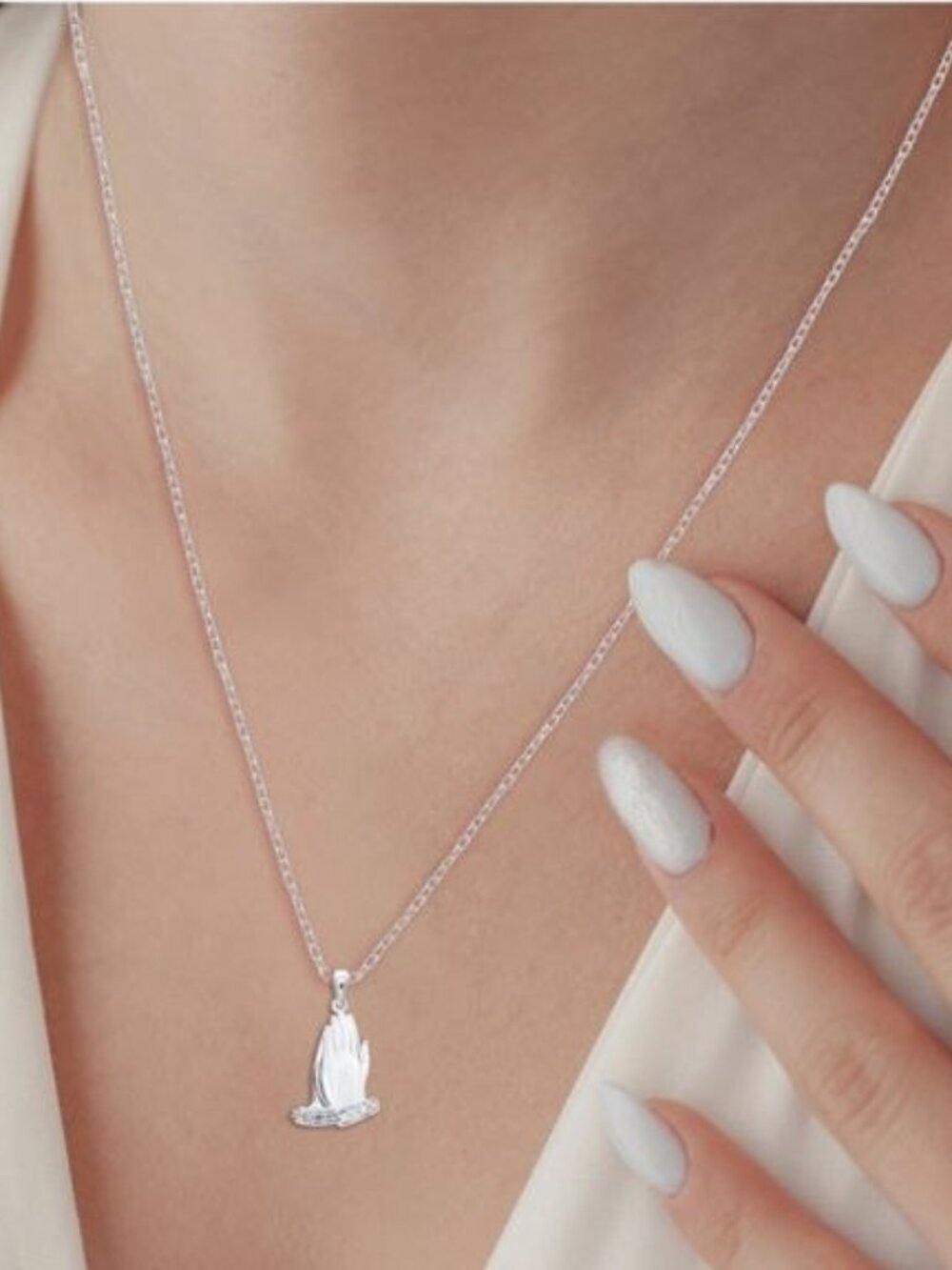 Diamond Praying Hands 18" Pendant Necklace (1/10 ct. t.w.) in Sterling Silver